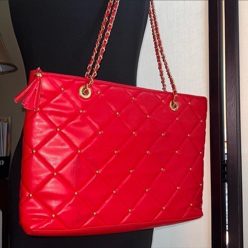Y & S Vintage Red Quilted Tassel Purse w/Gold Braid Straps. - Picture 5 of 10